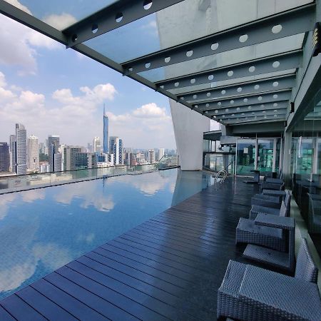 Skybed Over The Sky Hostel @Regalia Suites & Residences Kl Kuala Lumpur Luaran gambar